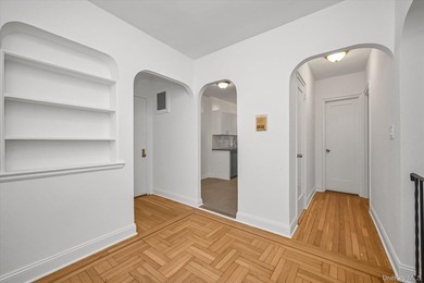 Welcome to 2685 Creston Avenue, Unit 4A - a beautifully updated - photo 9