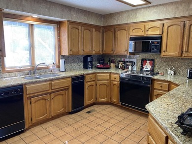 You will love the layout and the view of this Lake View condo at - photo 14