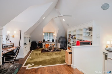 Privately sited in the heart of Greenfield Hill, this updated - photo 14