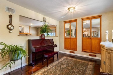 Welcome to this spacious expanded Colonial set on a beautifully - photo 4