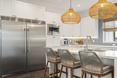 Located on a private cul-du-sac in the Kaimalino neighborhood of - photo 19