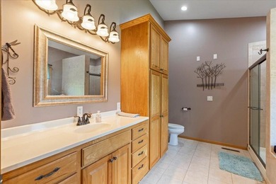 Beautifully updated 4-bedroom, 3-bath home situated on just - photo 20