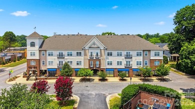 Fully furnished, one-level condominium located in the heart of - photo 1