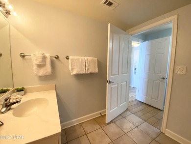 Beautifully Furnished Gulf-Front Condo Experience coastal living - photo 22