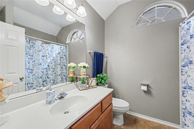 Welcome to this stunning Kings Crossing estate, perfectly - photo 33