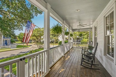 Welcome to this beautiful & spacious Battery Point home! With a - photo 2