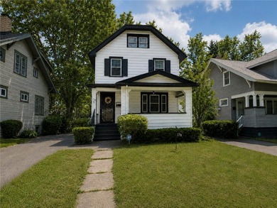 Welcome home to this 19th ward charmer. All the warmth of - photo 1