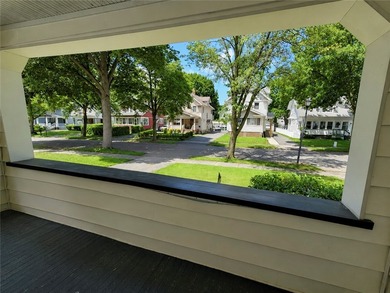 Welcome home to this 19th ward charmer. All the warmth of - photo 5