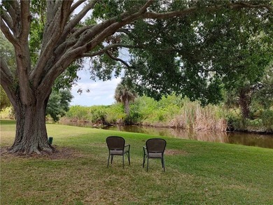 Offering custom-built 1-owner home w/private yard on a perimeter - photo 2