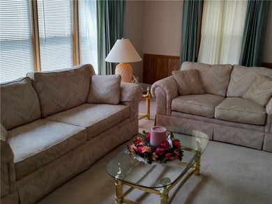 Offering custom-built 1-owner home w/private yard on a perimeter - photo 7