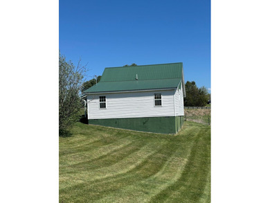 Cute Cottage on 4.59 ac with tons of potential for the buyer - photo 11