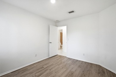 Charming and affordable 2-bedroom, 2-bath home in the heart of - photo 13