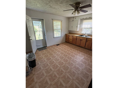 Cute Cottage on 4.59 ac with tons of potential for the buyer - photo 17