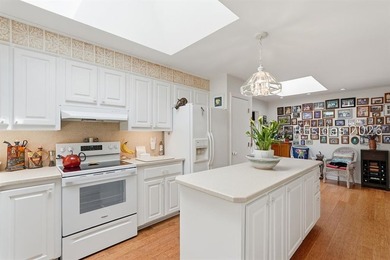 GREAT NEW PRICE $2,225,000! Rare opportunity to own a 5-bedroom - photo 20