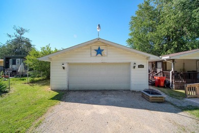 Here is a fantastic, affordable home offering convenient - photo 33