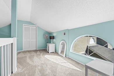 This Beautifully Decorated 2 bed 2 bath condo with loft, in - photo 31