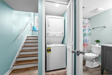 This Beautifully Decorated 2 bed 2 bath condo with loft, in - photo 33