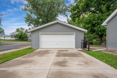Move-In Ready & Completely Updated! Don't miss this beautifully - photo 8