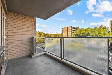 Meadowwood at Gateway, 4th floor, 1-bedroom *F* unit with a