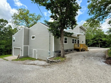 Lake Home For Sale in Reeds Spring, Missouri