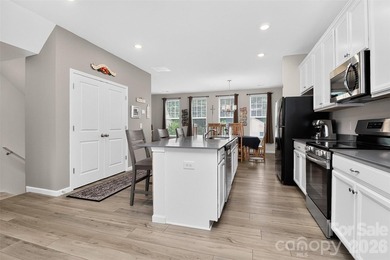 Built by award-winning Brookline Homes, this beautifully - photo 9
