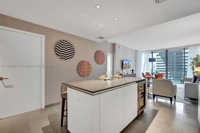 PRICED TO SELL! FABULOUS TURNKEY FURNISHED CONDO. Live, work - photo 3