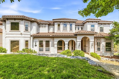 Welcome to a world of quiet elegance and million-dollar views in - photo 3