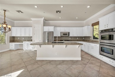 Discover your dream home in the prestigious, guard-gated Anthem - photo 1