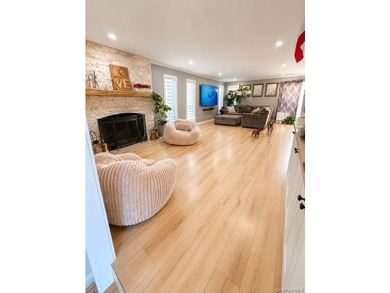 Welcome to this beautifully maintained home! Offering over 2,200 - photo 18