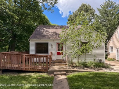 3 bed Cape Cod next to wonderful Scott Woods Park. Handicapped - photo 1