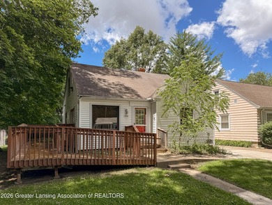 3 bed Cape Cod next to wonderful Scott Woods Park. Handicapped - photo 4