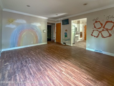 3 bed Cape Cod next to wonderful Scott Woods Park. Handicapped - photo 5
