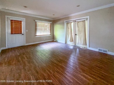 3 bed Cape Cod next to wonderful Scott Woods Park. Handicapped - photo 7