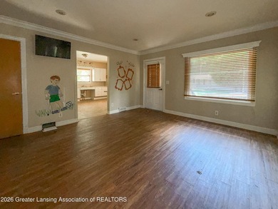 3 bed Cape Cod next to wonderful Scott Woods Park. Handicapped - photo 9