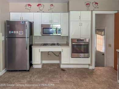 3 bed Cape Cod next to wonderful Scott Woods Park. Handicapped - photo 10