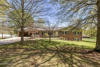 (private lake, pond, creek) Home For Sale in Oliver Springs Tennessee