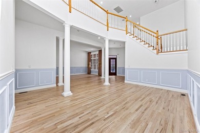 Welcome to 11 Belvedere Court, Manhasset, located within the - photo 7