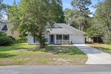 Welcome to 20 Cedar Crest Circle! A well-maintained single-story - photo 2