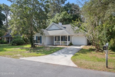 Welcome to 20 Cedar Crest Circle! A well-maintained single-story - photo 3