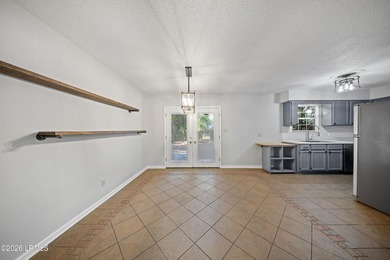 Welcome to 20 Cedar Crest Circle! A well-maintained single-story - photo 8