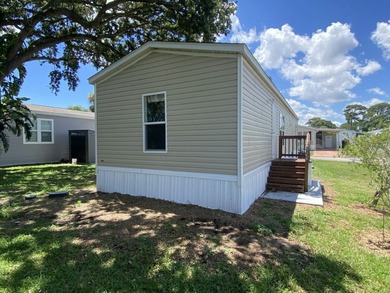 Experience the ease of living at Tall Pines, a 55+ Age Qualified - photo 4