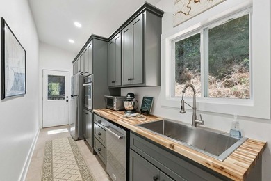If you're seeking a peaceful and timeless Lake Rabun waterfront - photo 29