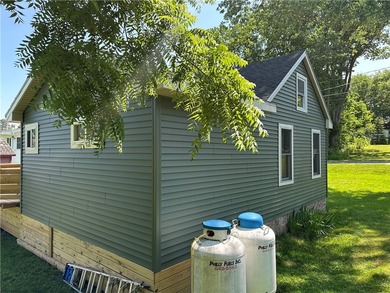 Welcome to 35 Bolton Avenue-a completely renovated, move-in - photo 4