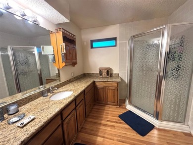 1075 Lake Drive, Kemp, TX 75143 Escape to the lake life in this - photo 17