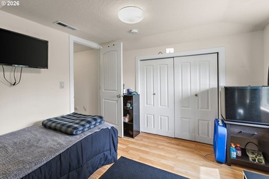 Welcome home to this charming 4 bedroom, 1 bathroom home - photo 18