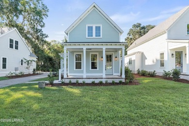 Brand new construction in the heart of Pigeon Point! This - photo 1