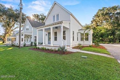 Brand new construction in the heart of Pigeon Point! This - photo 2