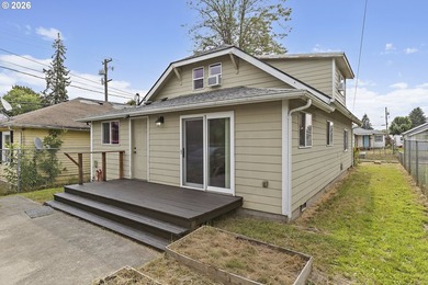 Welcome home to this charming 4 bedroom, 1 bathroom home - photo 22