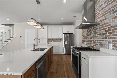 Brand new construction in the heart of Pigeon Point! This - photo 10