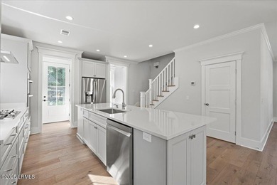 Brand new construction in the heart of Pigeon Point! This - photo 8
